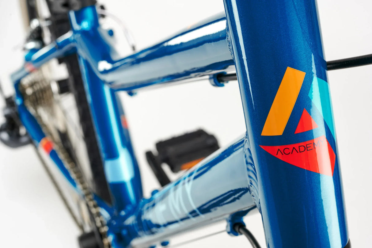 Academy Grade 4 8-Speed - Simple Bike Store