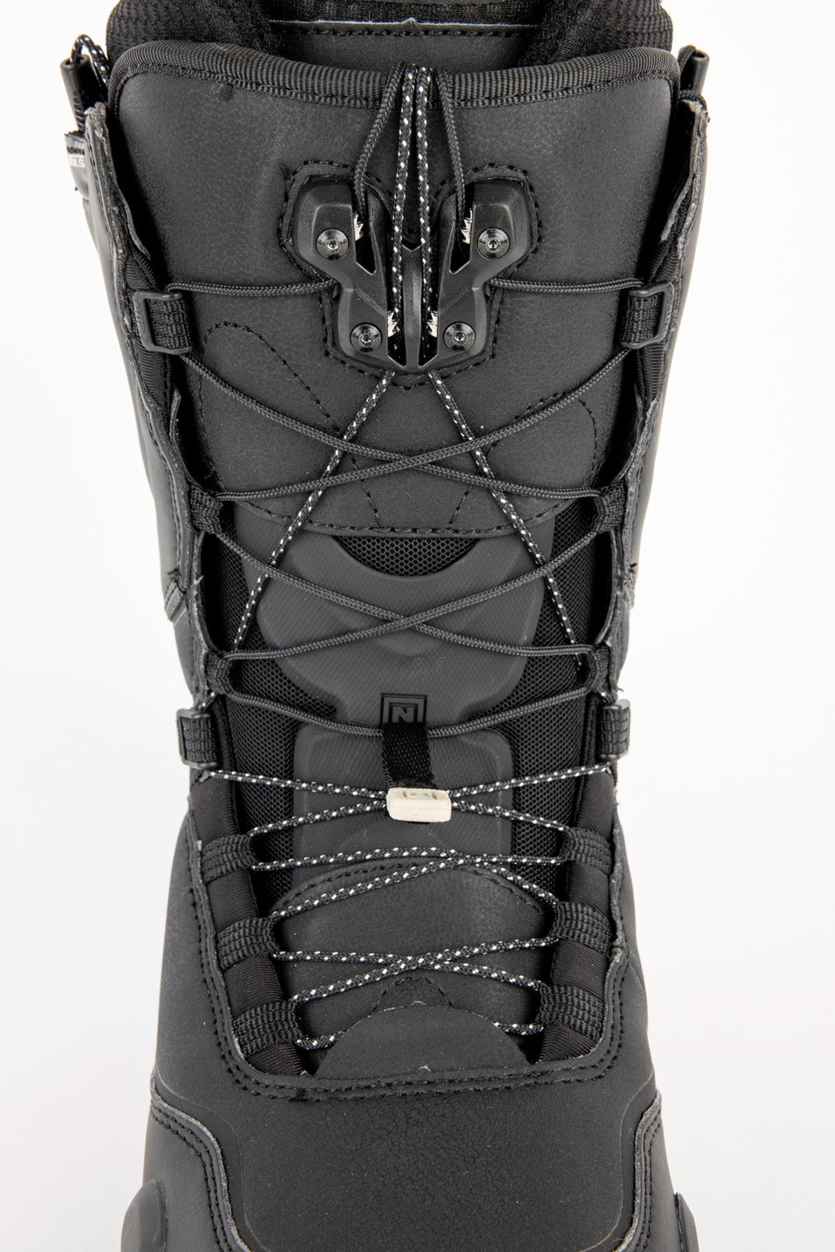 nitro-boots-cave-tls-stepon-black-sand