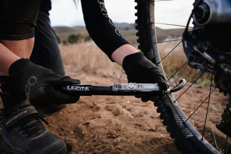 Lezyne Hand Pump CNC Digital Pressure Drive - Simple Bike Store