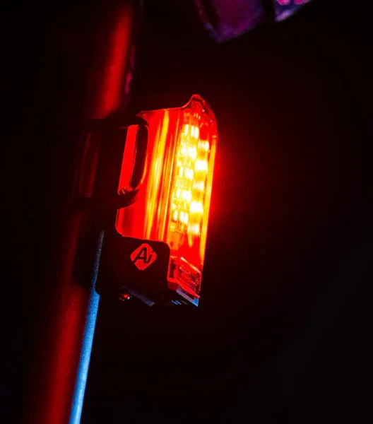 Lezyne Strip PRO Ai Alert 400+ - Simple Bike Store