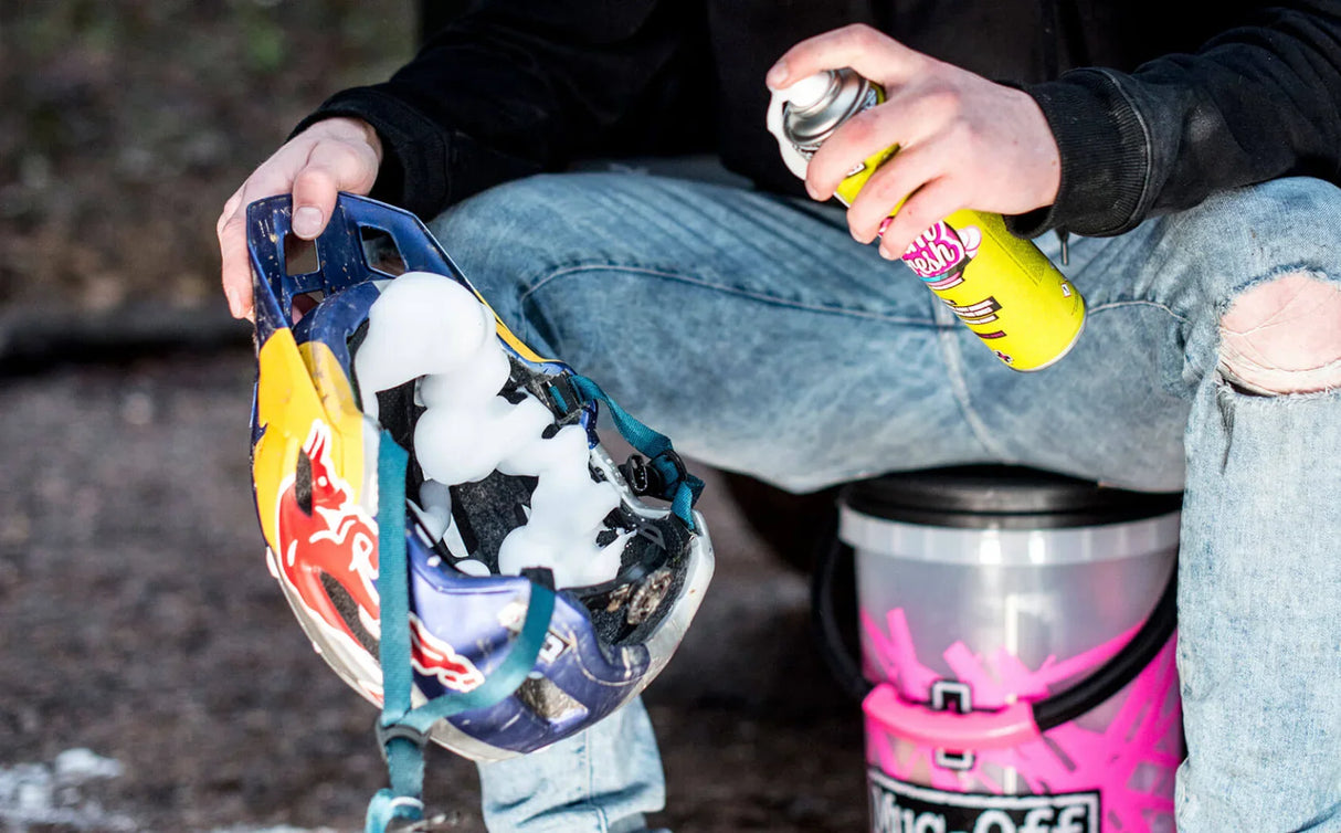 Muc Off Helmet Foam Fresh 400ml - Simple Bike Store