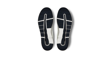 on-apavi-the-roger-advantage-black-white
