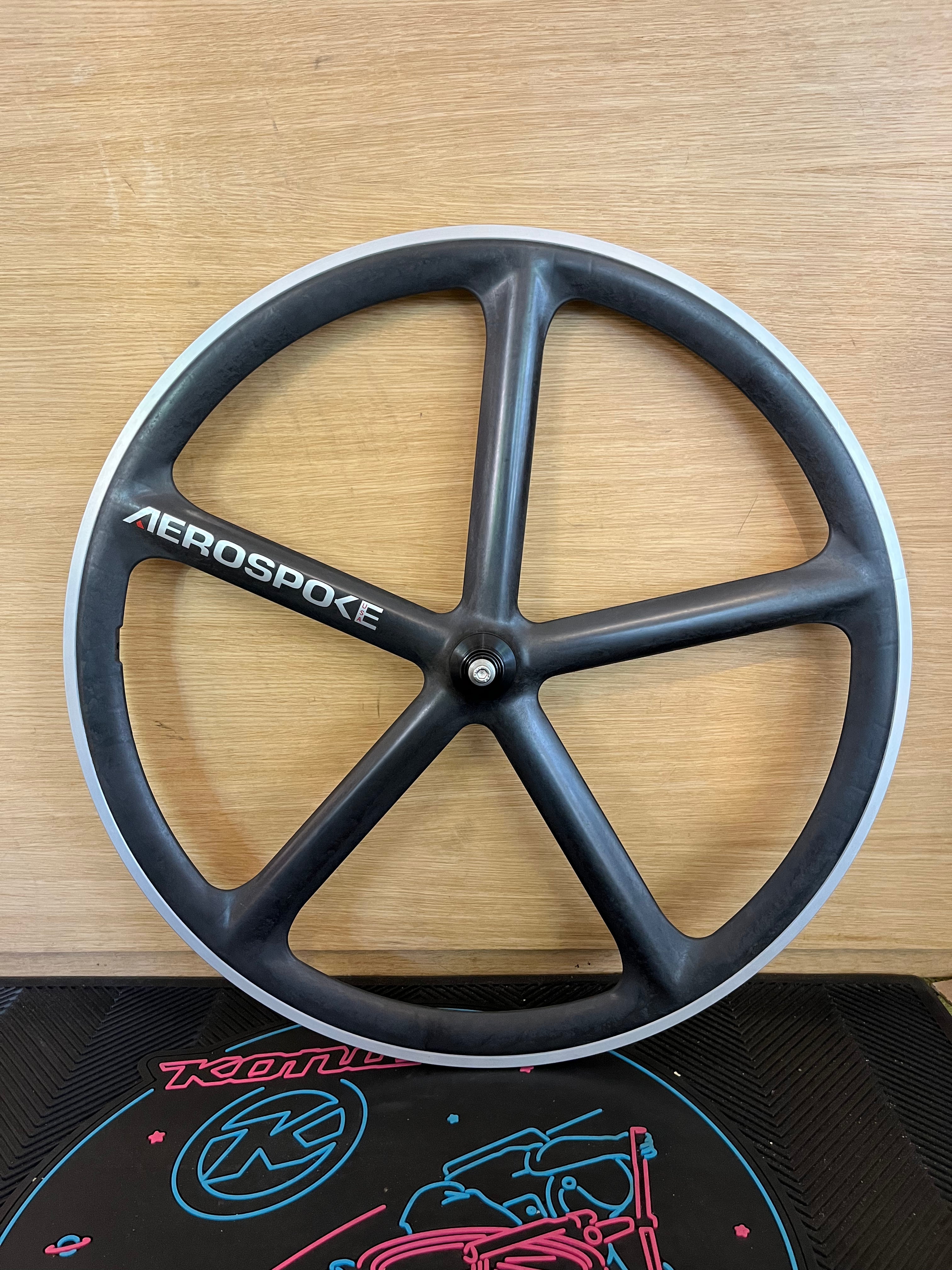 AEROSPOKE フロントホイール 700c AEROSPOKE フロントホイール 700c バトンホイール