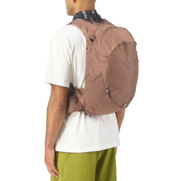 SALOMON Trailblazer 20 mustang/black coffe backpack