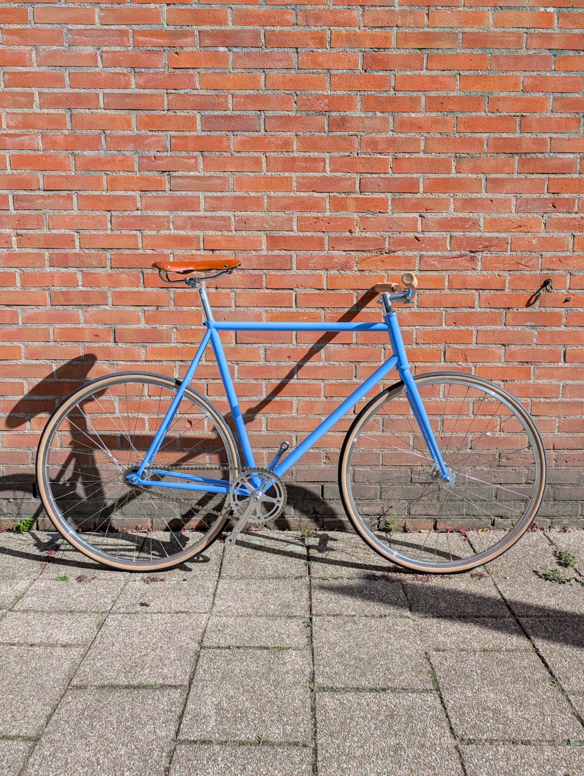Custom built fixie with Focale 44 Noble frame set