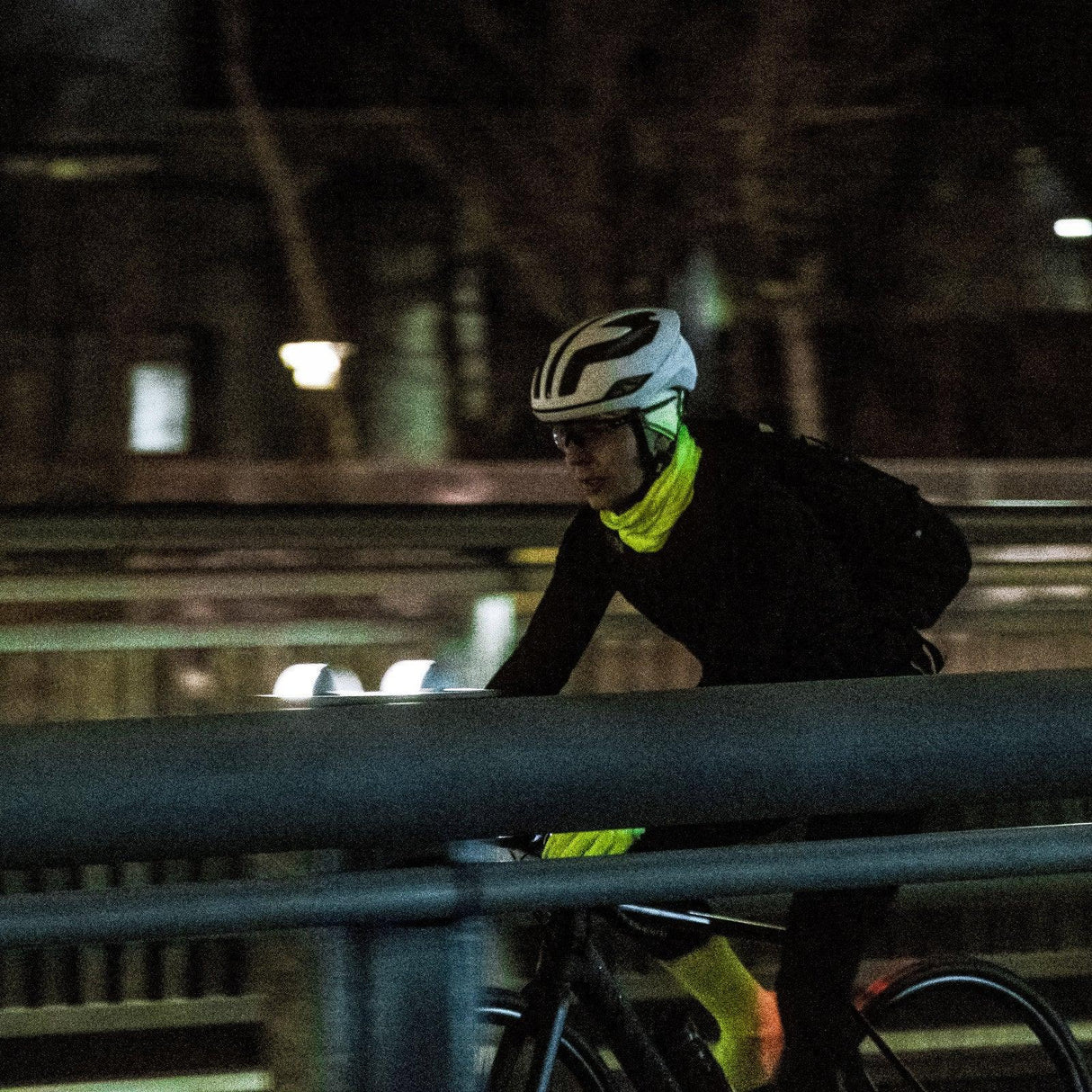 GripGrab Multifunctional Hi-Vis Reflective Neck Warmer - Simple Bike Store