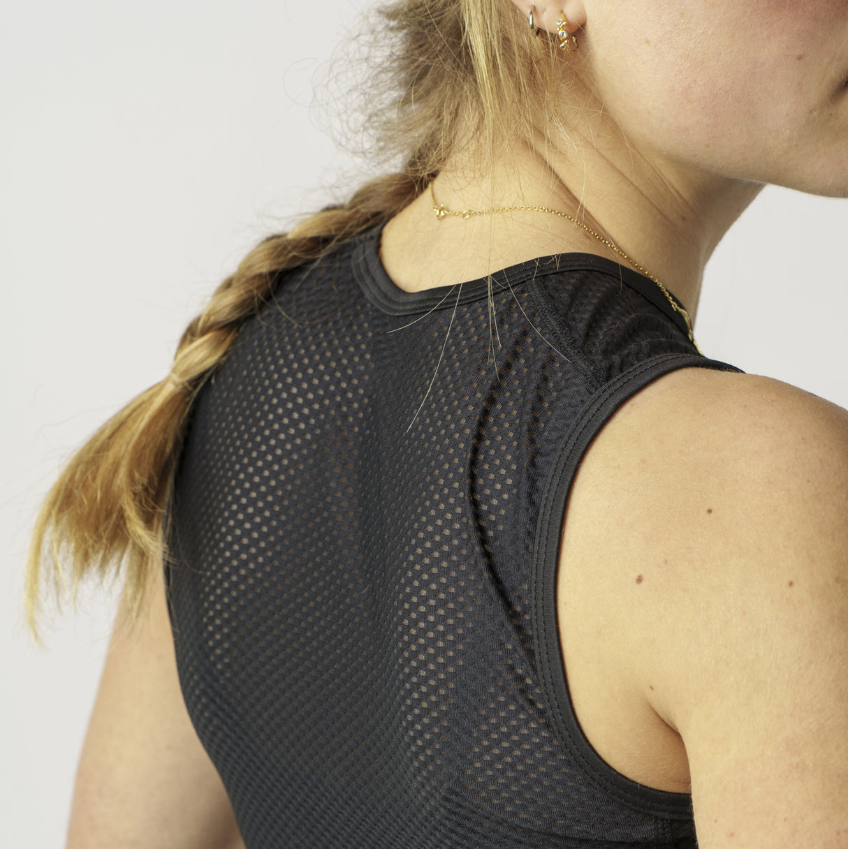 GripGrab Womens Ultralight Mesh Sleeveless Base Layer