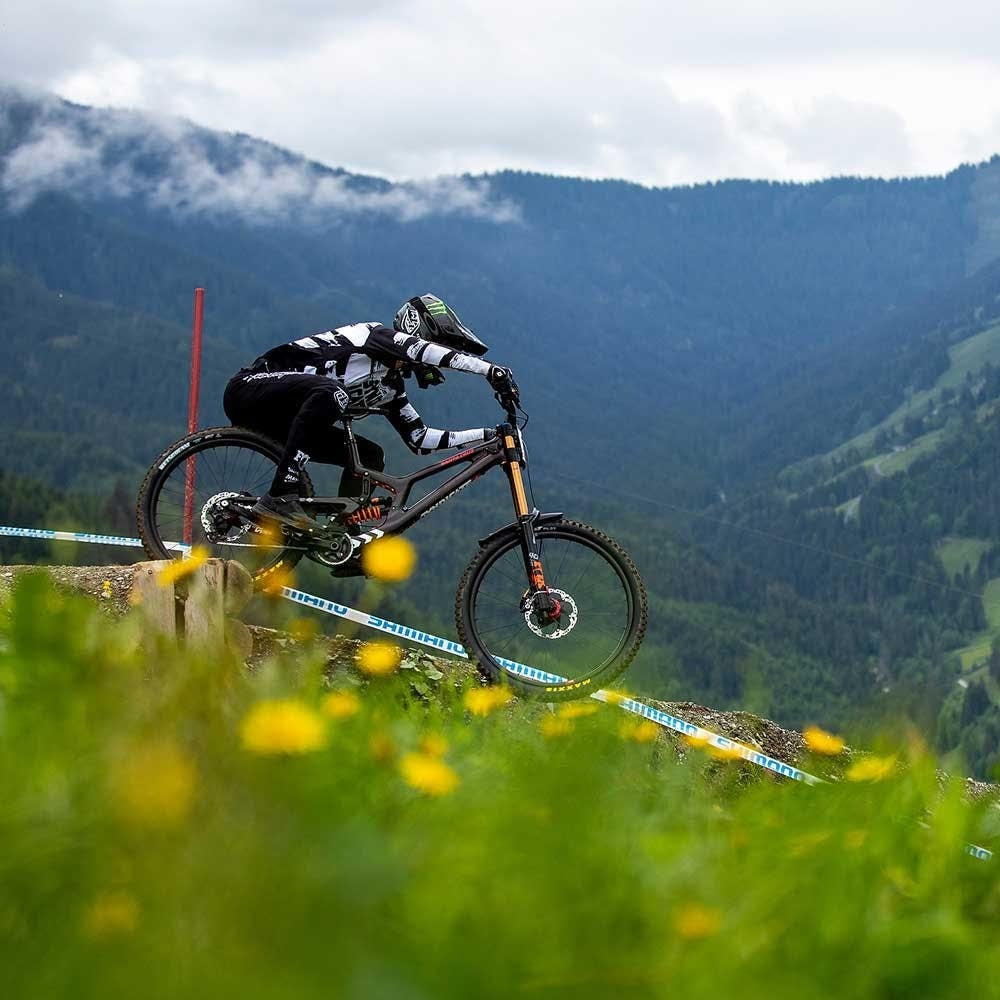 Santa Cruz V 10 CC S - Simple Bike Store