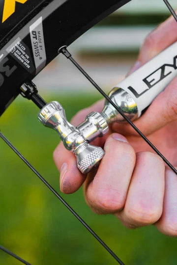 Lezyne CO2 Pump Head Control Drive CNC - Simple Bike Store