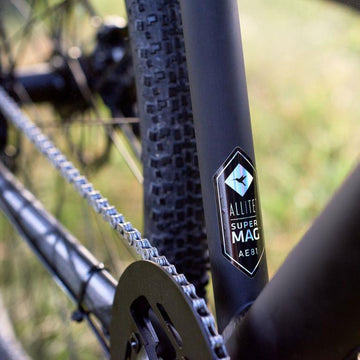 Vaast U/1 STREET 650B, MATTE BLACK