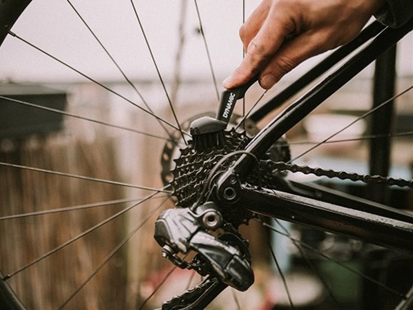 Dynamic Drivetrain Detailing Brush - Simple Bike Store