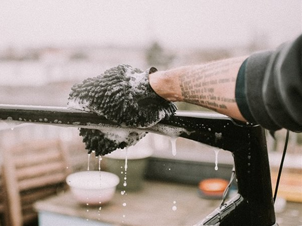 Dynamic Microfibre Bike Cleaning Glove - Simple Bike Store